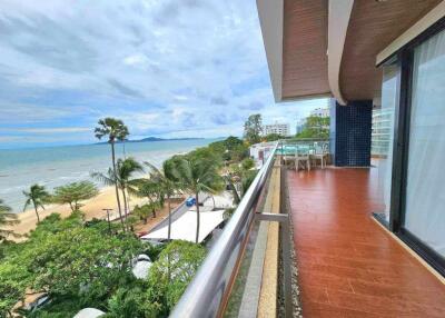 Luxury Beachfront Condo For Sale on Pratumnak