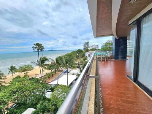 Luxury Beachfront Condo For Sale on Pratumnak