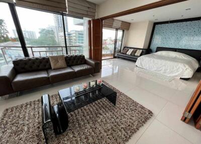 Luxury Beachfront Condo For Sale on Pratumnak