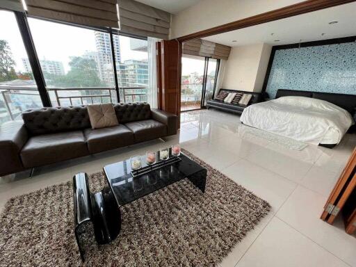 Luxury Beachfront Condo For Sale on Pratumnak