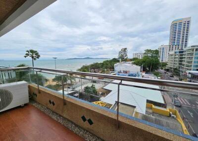 Luxury Beachfront Condo For Sale on Pratumnak