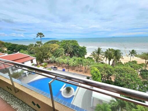 Luxury Beachfront Condo For Sale on Pratumnak