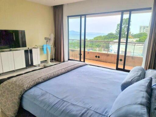 Luxury Beachfront Condo For Sale on Pratumnak