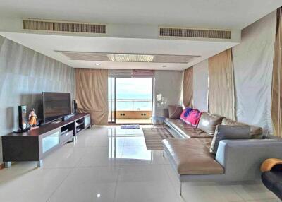 Luxury Beachfront Condo For Sale on Pratumnak