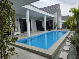 POOL VILLA HOUSE MABPRACHAN