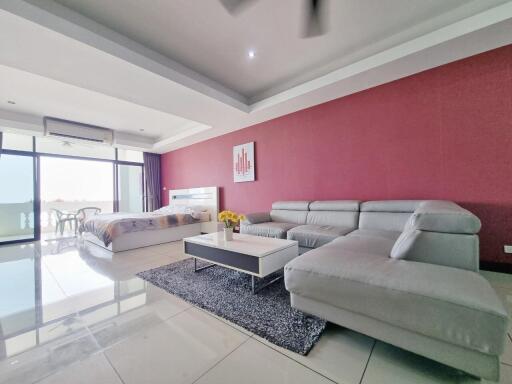 Breathtaking beauty of Jomtien sea view condo, now available for rent.