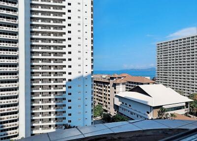 Sea View Condo For sale at Jomtien Complex