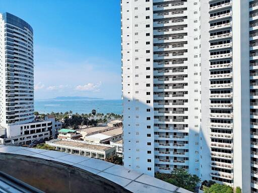 Sea View Condo For sale at Jomtien Complex