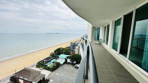 Luxury Sea View Condo For Sale at Reflection Jomtien