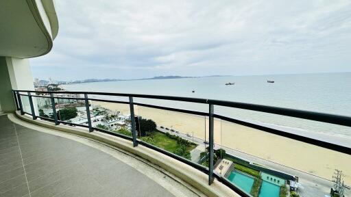 Luxury Sea View Condo For Sale at Reflection Jomtien