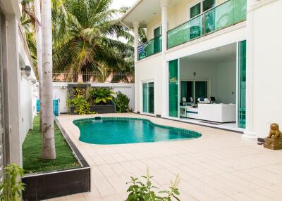 Luxury Pool Villas For Sale at Majestic Residence