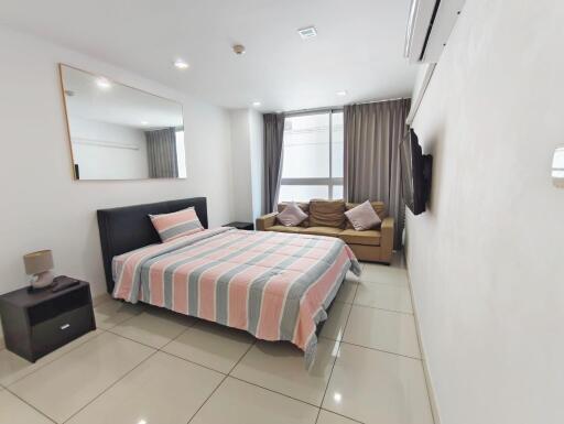 Prime Pratumnak Hill condo available for rent and sale.