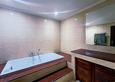 1 Bedroom Condo For Sale Near Jomtien Beach