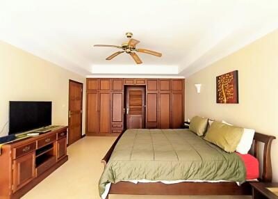 1 Bedroom Condo For Sale Near Jomtien Beach