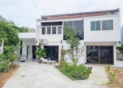 Newly renovated pool villa is available for rent.