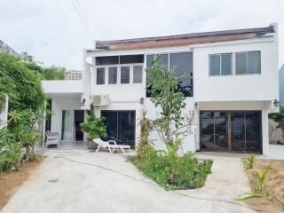 Newly renovated pool villa is available for rent.