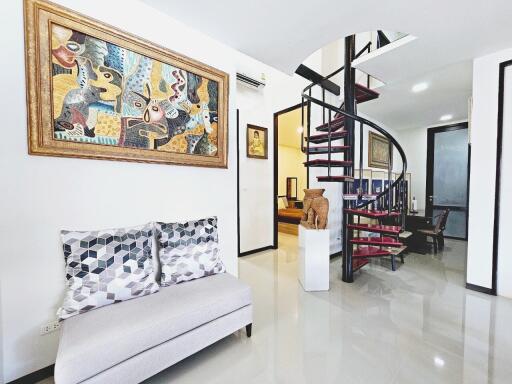 Good price!! Pool Villa in East Pattaya for Sale