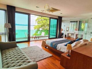 Modern 3-Bedroom Villa in Rawai For Rent