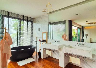 Modern 3-Bedroom Villa in Rawai For Rent