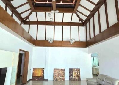 Classy Villa 3 Bedrooms In Cherngtalay For Rent