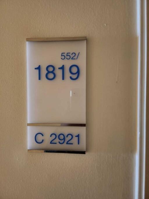 Building unit number sign