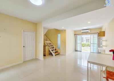 Bright and spacious living area with modern fittings