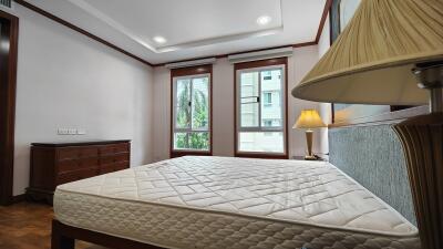 Classic Renovated Spacious Condo Sukhumvit 43 Sale