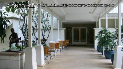 Classic Renovated Spacious Condo Sukhumvit 43 Sale