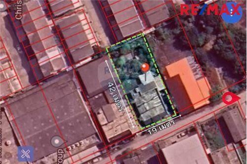 Land for sale 200 square wah near Rama 2 with reinforced concrete building.