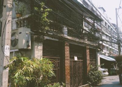 600sqm Ancient Chinese House over 200 years Old now ready for a Restaurant or Cafe!