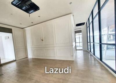 127 SQ.M Retail Spaces In Vanilla Moon Sathorn