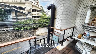 1200 SQM Thong Lo 23 Versatile Detached house for Restaurant, Retail, Cannabis or Home Office with kitchen exhausts installed! Deck seating for BBQ