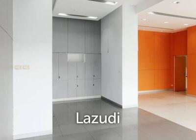 Retail For rent in Bangrak