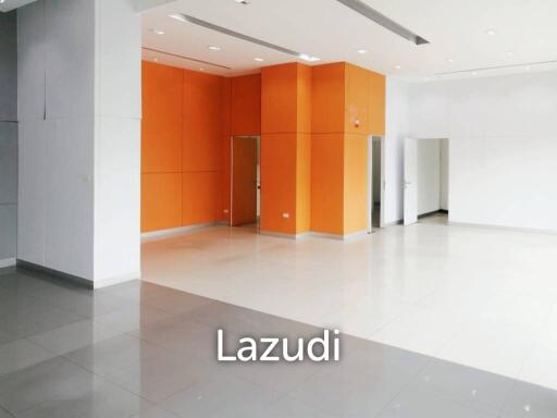 Retail For rent in Bangrak