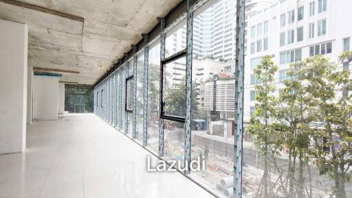 Retail space for rent in Klongtoey