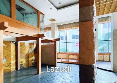 717 SQ.M Retail space for rent in Bangrak