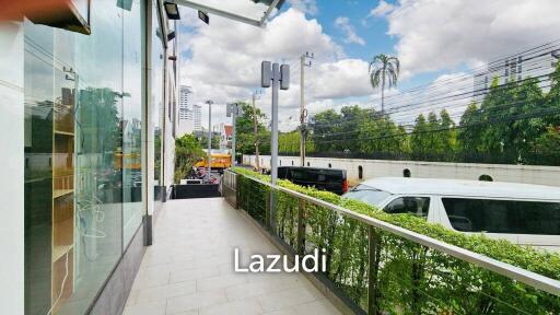 Prime 115sqm Spa Oasis on Bustling 39 Boulevard - Your Gateway to Success!