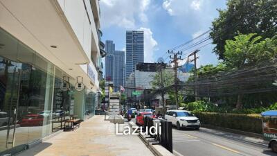 Prime 80sqm Retail Space on Bustling Thong Lo 16 Civic Place: Your Gateway to Success!