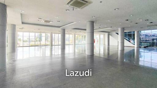 Retail space for rent in Srinakarin