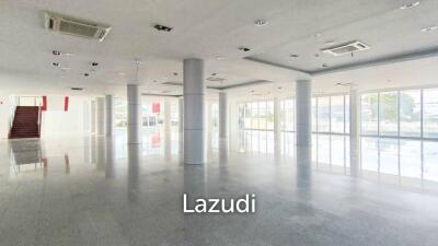 Retail space for rent in Srinakarin