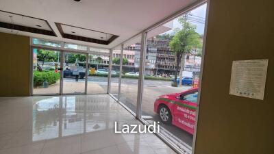 Rama IV Main Road Frontage: 200sqm Ideal for Clinic, Spa, or Salon