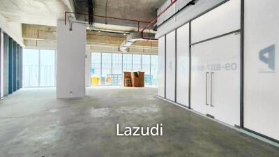 Retail space for rent at Asoke