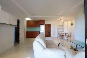 Modern 2 bedroom condo to rent at Rimping Condominium