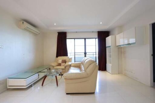 Modern 2 bedroom condo to rent at Rimping Condominium