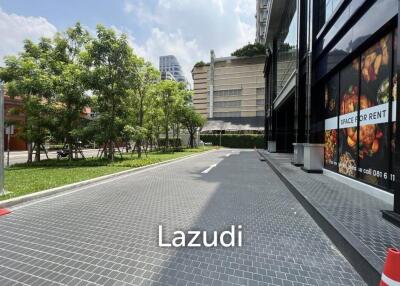 Exclusive Boutique Retail Space in High-End Hotel Drop-Off Zone, Sukhumvit Soi 24, Bangkok: Ideal for Upscale Coffee Shop, Flower Shop or Dispensary