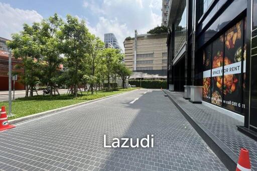 Exclusive Boutique Retail Space in High-End Hotel Drop-Off Zone, Sukhumvit Soi 24, Bangkok: Ideal for Upscale Coffee Shop, Flower Shop or Dispensary