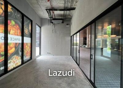 Exclusive Boutique Retail Space in High-End Hotel Drop-Off Zone, Sukhumvit Soi 24, Bangkok: Ideal for Upscale Coffee Shop, Flower Shop or Dispensary