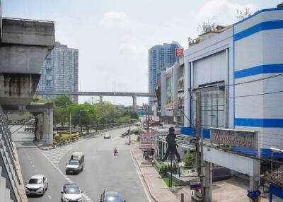 Prime Commercial Property for Rent on Sukhumvit Intersection with Bangna Trad