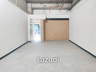 44sm Retail Space for Lease in Muangthai Phatra Complex Ratchada, Huai Khwang Shop 7