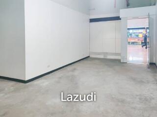 41m2 Retail Space for Lease in Muangthai Phatra Complex Ratchada Huai Khwang